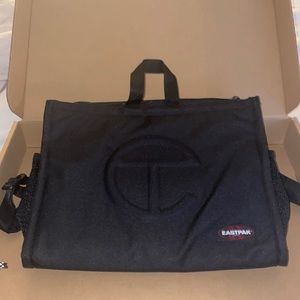 TELFAR x EASTPAK MEDIUM SHOPPER/ BOOKBAG
